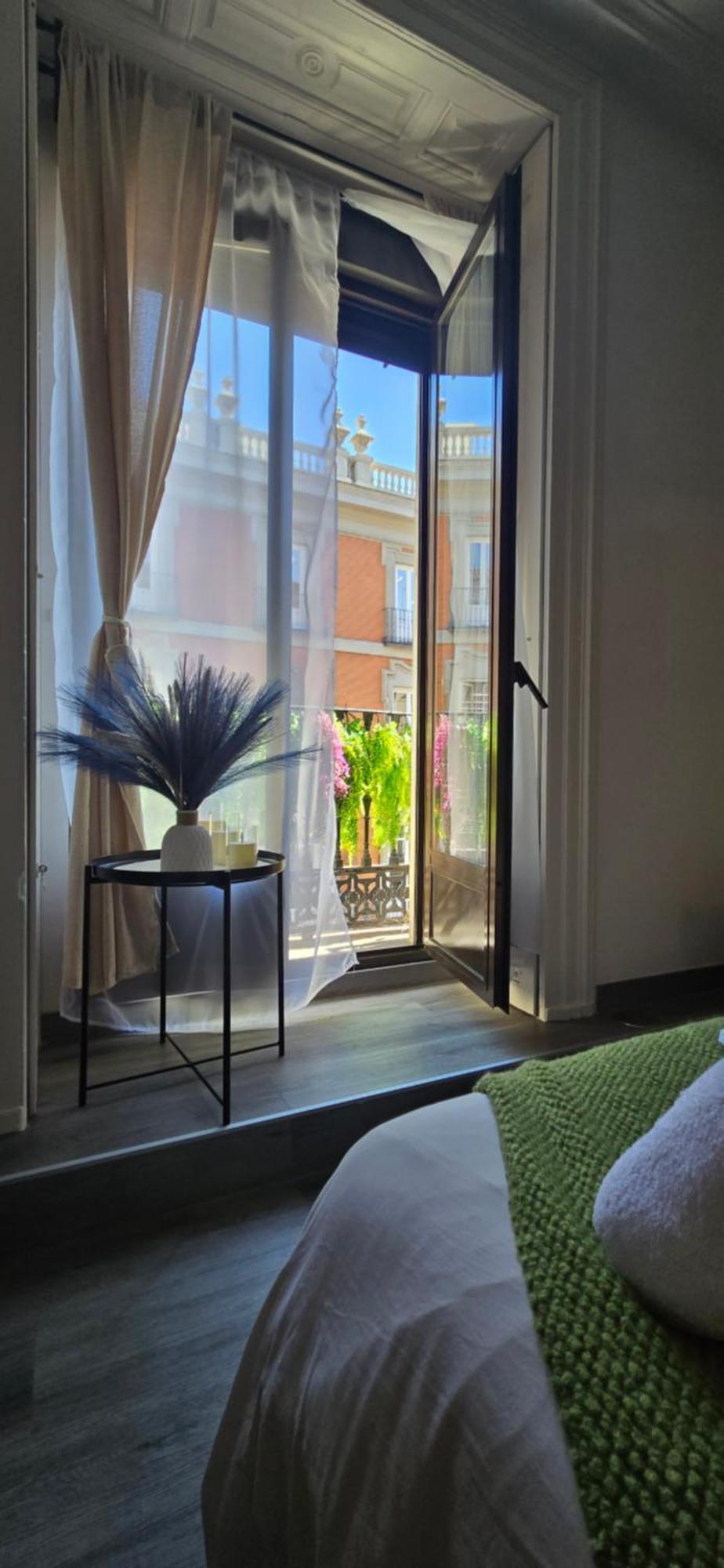 Deluxe Double Room with Balcony,1600640705:JPEG